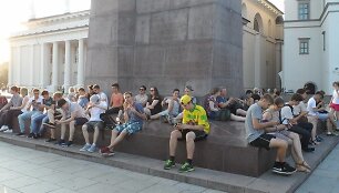 Vilniečiai gaudo pokemonus miesto centre