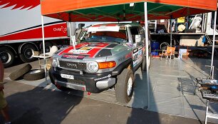 Antano Juknevičiaus automobilis bivuake