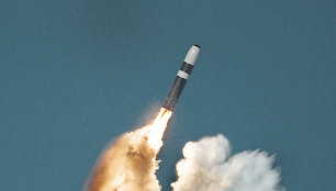 Branduolinės raketos „Trident II“ startas iš povandeninio laivo