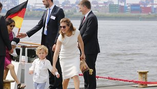 Kanados premjero žmona Sophie Gregoire-Trudeau su sūnumi