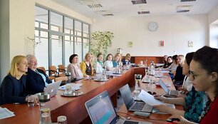 Darbo grupė i&scaron;diskutavo preliminarų paslaugų &scaron;eimai sąra&scaron;ą