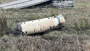 Ukraina raketomis ATACMS smogė kariniam aerodromui Kursko srityje 