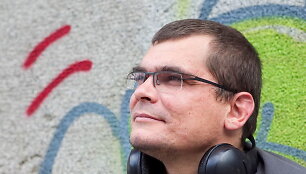 Emilis Vėlyvis