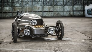Ženevoje pristatytas elektrinis triciklas &bdquo;Morgan EV3&ldquo;