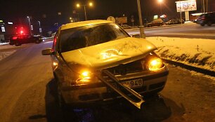 &bdquo;Volvo&rdquo; ir &bdquo;Volkswagen&rdquo; avarija Panevėžyje