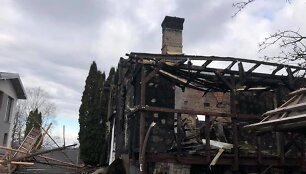 Dvarčionyse &nbsp;kilęs gaisras sunaikino &scaron;eimos namus.