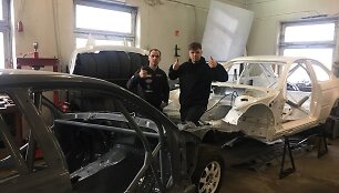 Justo Sima&scaron;kos BMW &bdquo;RR Team&ldquo; dirbtuvėse