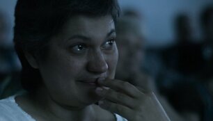 Kadras i&scaron; rež.Irynos Tsilyk filmo &bdquo;Mėlyna kaip apelsinas žemė&ldquo; 