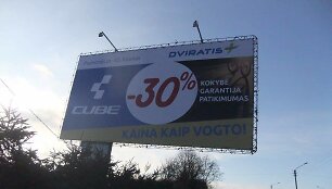 Pykčio bangą sukėlęs reklaminis tentas