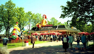 Pirmojo &bdquo;McDonald's&ldquo; atidarymo diena