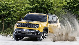 „Jeep“ atskleidė, kaip atrodys atnaujintas „Renegade“