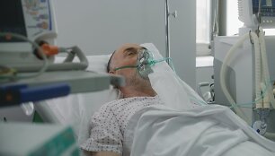 Vyresnio amžiaus vyras ligoninėje (asociatyvinė nuotr.)