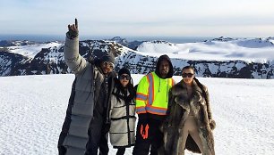 The-Dream, Kourtney Kardashian, Kim Kardashian ir Kanye Westas Islandijoje