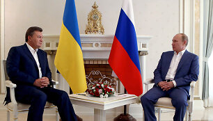 Rusijos prezidentas Vladimiras Putinas su Ukrainos prezidentu Viktoru Janukovičiumi.