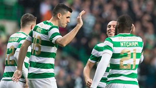 Glazgo "Celtic" futbolininkai lengvai iškopė į trečią Čempionų lygos atrankos etapą.