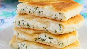 Pyragėliai su ožkų pieno sūriu