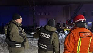 Ugniagesiai užgesino didžiulį  gaisrą Vilniuje, Ei&scaron;i&scaron;kių plente