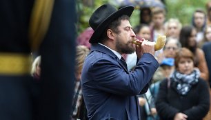 Šeduvoje penktadienį atidengtas monumentas čia gyvenusiems žydams