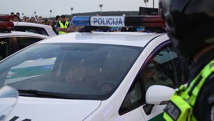 Dvi skirtingos stichijos &ndash; džiazo kalba ir keturių policijos automobilių gausmas