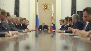 Vladimiras Putinas pristatė naują Rusijos vyriausybę