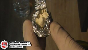 Policija i&scaron;narpliojo narkotikais prekiavusios klaipėdiečių grupuotės darbus