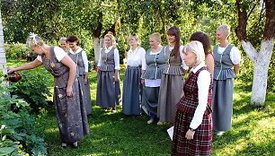 Nijolės Gornatkevičės organizuojami senoviniai mergvakariai