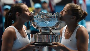 Sara Errani ir Roberta Vinci tapo 2013 metų &bdquo;Australian Open&ldquo; moterų dvejetų varžybų nugalėtojomis