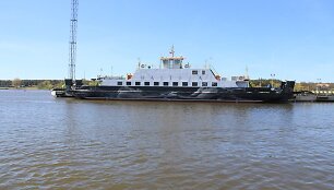Keltą &bdquo;Baltija&ldquo; papuo&scaron;ė menininkas i&scaron; Pietų Afrikos respublikos