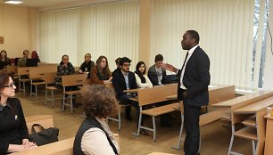 Ženevos universiteto profesorius dr. Makane Moise Mbengue 