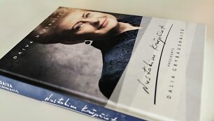 Knyga &bdquo;Nustokim krūpčiot. Prezidentė Dalia Grybauskaitė&ldquo;.