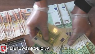 Klaipėdoje pareigūnai i&scaron;ai&scaron;kino kelis narkotines bei psichotropines medžiagas platinusius asmenis. Tarp jų &ndash; ir taksistas.
