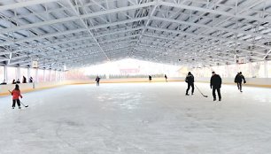 Vidutiniškai Ledo arena per dieną naudojasi 120–150 gyventojų. Dar didesnis čiuožėjų srautas juntamas išeiginėmis dienomis.