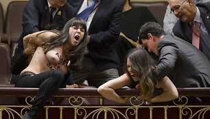 &bdquo;Femen&ldquo; aktyvisčių protestas Madrido kongresų rūmuose