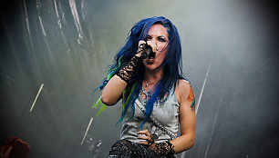Grupės „Arch Enemy“ vokalistė Alissa White-Gluz