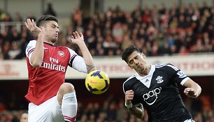 Olivier Giroud ir Jose Fonte