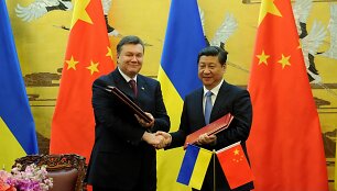 Ukrainos prezidentas Viktoras Janukovyčius ir Kinijos prezidentas Xi Jinpingas