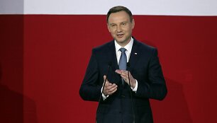 Andrzejus Duda &scaron;venčia pergalę Lenkijos prezidento rinkimuose