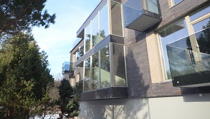 Valakampiuose pastatytas naujas mažaauk&scaron;tės architektūros daugiabutis