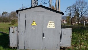 Du asmenys nukentėjo bandydami savavali&scaron;kai patekti į vidutinės įtampos elektros transformatorinę Emili&scaron;kėse.