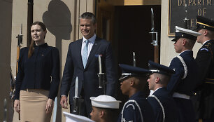 Dovilė &Scaron;akalienė ir Pete'as Hegsethas