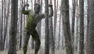 Mykolo Saukos skulptūra Vir&scaron;uli&scaron;kių mi&scaron;ko parke