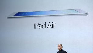 „Apple“ viceprezidentas Philipas W.Schilleris pristato „iPad Air“