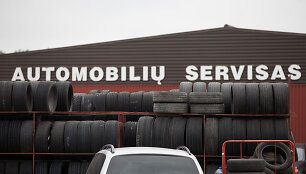 Padangų prekyba Gariūnų automobilių turguje
