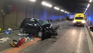 Avarija &Scaron;veicarijos Gotardo tunelyje