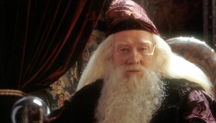 Richardas Harrisas filme „Haris Poteris ir išminties akmuo“