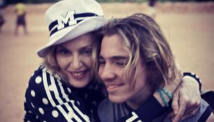 Madonna su sūnumi Rocco 