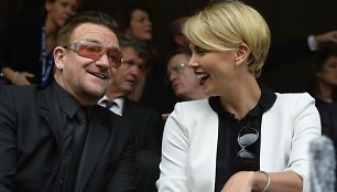 Bono ir Charlize Theron