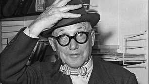  Charles'is-Edouard'as Jeanneret-Grisu, labiau žinomas savo pseudonimu Le Corbusier.