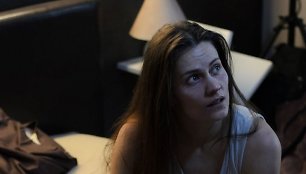 Jurga Šeduikytė siaubo filmo „Rūsys“ filmavimo aikštelėje