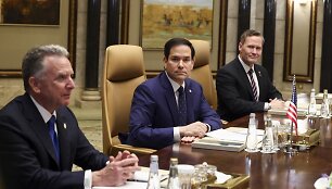 Steve'as Witkoffas, Marco Rubio ir Mike'as Waltzas / AP